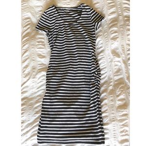 Old Navy black & white stretchy maternity dress.